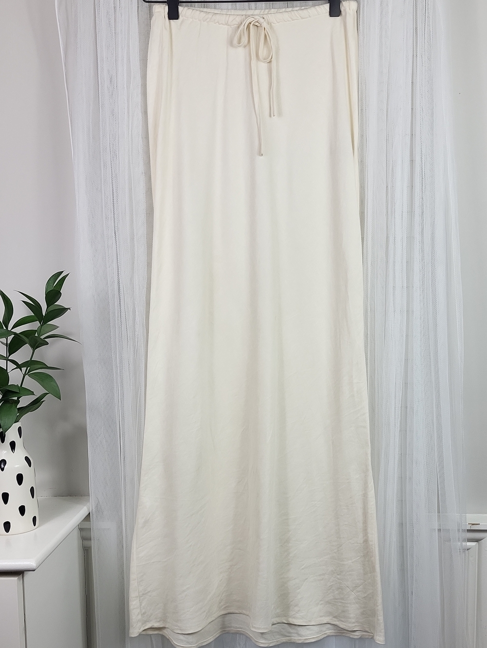Rhythm Bias Cut Maxi Skirt - CREAM. Size 4 - Picture 2 of 13
